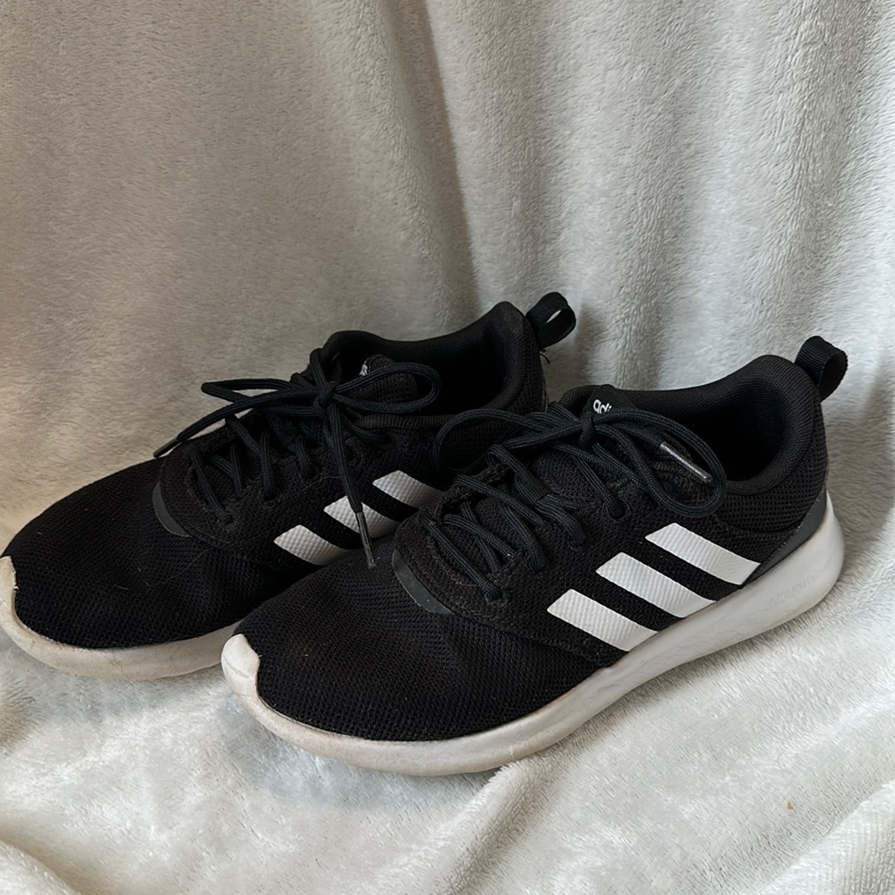 Adidas women’s shoes cloud form , size 6.5. Bundle & Save or make offers!